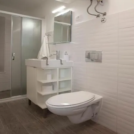 Brand New Damir In Center Apartment *