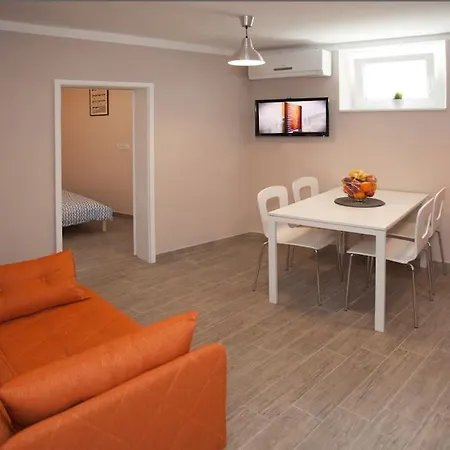 Brand New Damir In Center Apartment